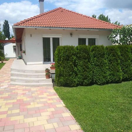 Holiday Home In Keszthely/Balaton 39648 Exteriör bild