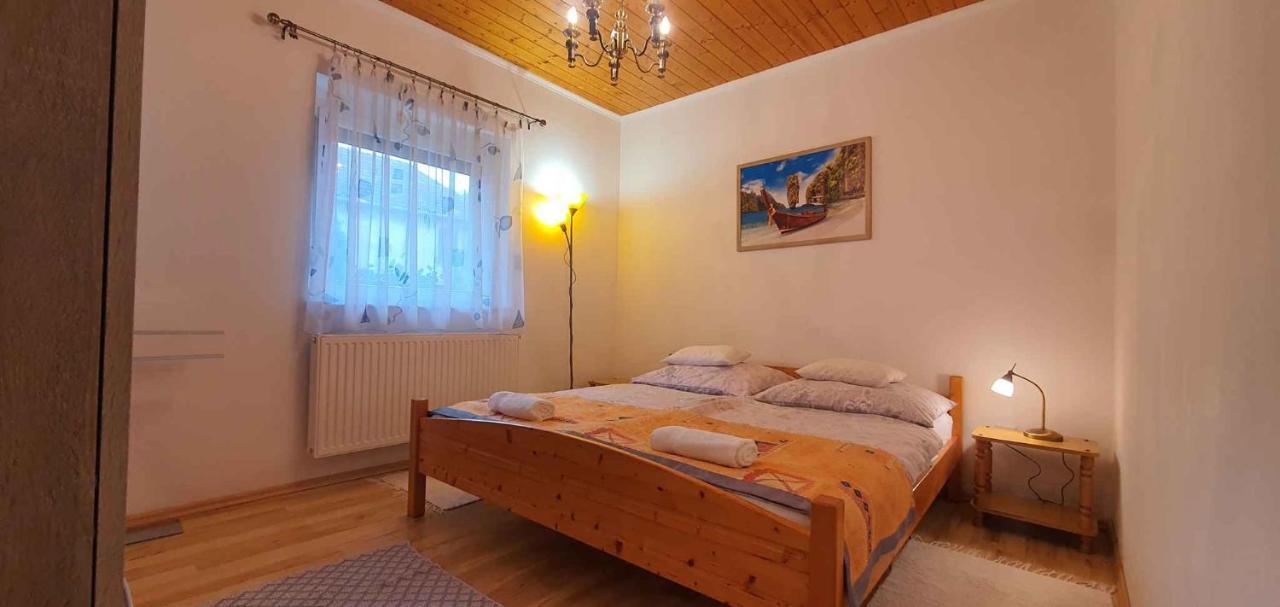 Holiday Home In Keszthely/Balaton 39648 Exteriör bild