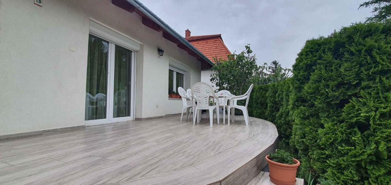 Holiday Home In Keszthely/Balaton 39648 Exteriör bild